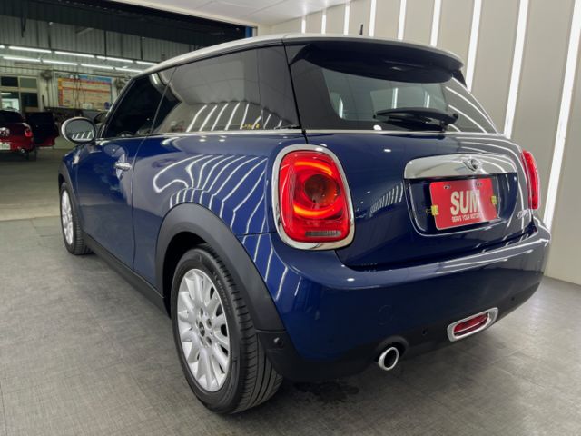 影片賞車✦ Mini Cooper 總代理 1.5渦輪 里程僅跑9萬多 國旗尾燈.定速.免鑰匙.摸門.氣氛燈 全車原鈑  第4張相片