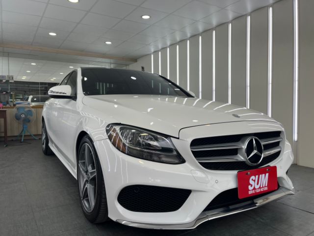 影片賞車✦C300 AMG 里程僅跑11萬 全車原鈑件 雙電動椅含加熱.全景天窗.導航.免鑰匙IKEY.換檔快撥  第2張相片