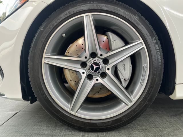 影片賞車✦C300 AMG 里程僅跑11萬 全車原鈑件 雙電動椅含加熱.全景天窗.導航.免鑰匙IKEY.換檔快撥  第5張相片