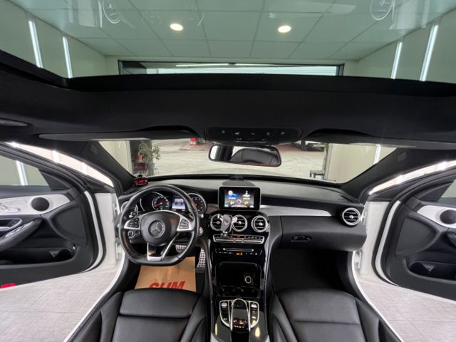 影片賞車✦C300 AMG 里程僅跑11萬 全車原鈑件 雙電動椅含加熱.全景天窗.導航.免鑰匙IKEY.換檔快撥  第12張相片