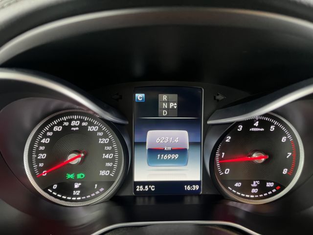 影片賞車✦C300 AMG 里程僅跑11萬 全車原鈑件 雙電動椅含加熱.全景天窗.導航.免鑰匙IKEY.換檔快撥  第13張相片
