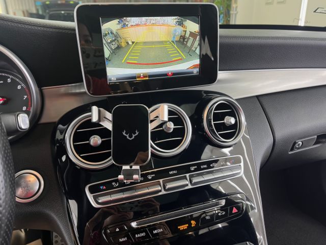 影片賞車✦C300 AMG 里程僅跑11萬 全車原鈑件 雙電動椅含加熱.全景天窗.導航.免鑰匙IKEY.換檔快撥  第18張相片