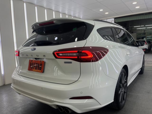玉豐汽車✦Focus Wagon ST-Line Vignale 小編自留款^^里程僅跑1萬多 全車原鈑件 原廠新車保固  第3張相片