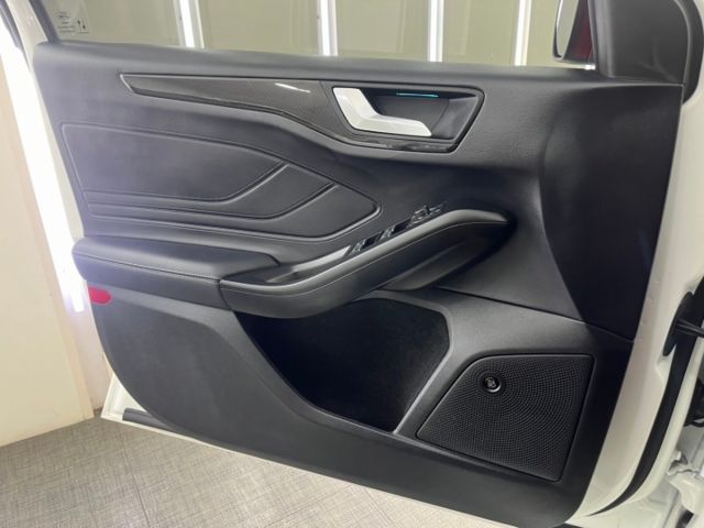玉豐汽車✦Focus Wagon ST-Line Vignale 小編自留款^^里程僅跑1萬多 全車原鈑件 原廠新車保固  第7張相片