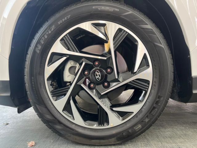 影片賞車✦ CUSTIN GLT-B VIP 最頂級 里程僅跑8000公里 全車原鈑件 媲美新車！  第5張相片