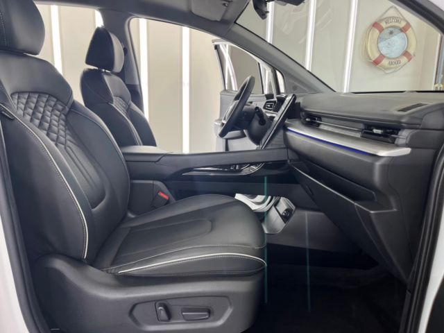 影片賞車✦ CUSTIN GLT-B VIP 最頂級 里程僅跑8000公里 全車原鈑件 媲美新車！  第10張相片
