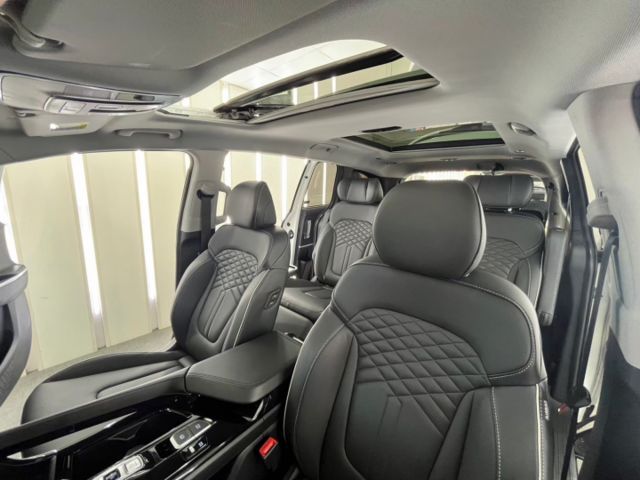 影片賞車✦ CUSTIN GLT-B VIP 最頂級 里程僅跑8000公里 全車原鈑件 媲美新車！  第11張相片