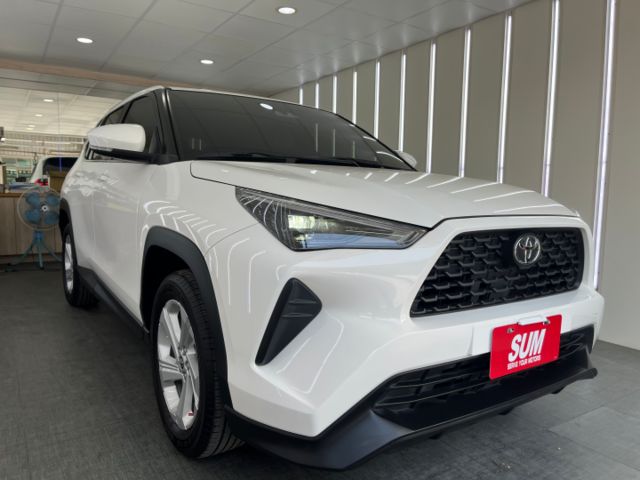 影片賞車✦Yaris Cross 里程僅跑1萬多 全車原鈑件 免鑰匙.ACC跟車.Car Play.倒車影像.電子後視鏡  第2張相片