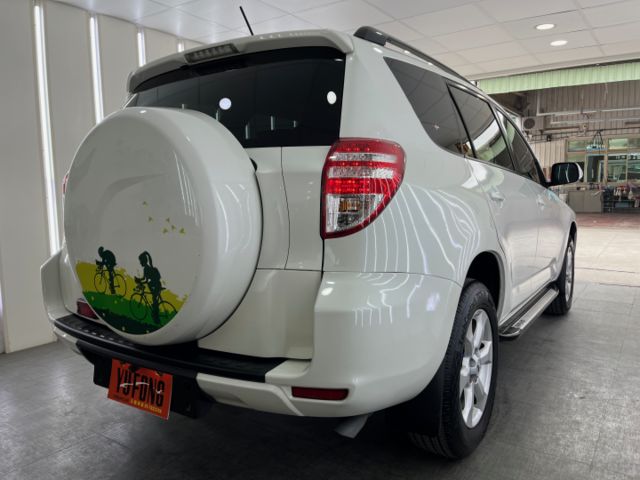 影片賞車✦ RAV4 2.4 E版頂級天窗 里程僅跑9萬多 全車原鈑件 電動椅.定速.雙區恆溫.前後雷達.衛星導航.藍芽  第4張相片