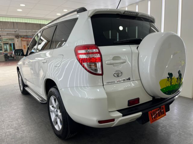 影片賞車✦ RAV4 2.4 E版頂級天窗 里程僅跑9萬多 全車原鈑件 電動椅.定速.雙區恆溫.前後雷達.衛星導航.藍芽  第5張相片