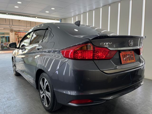 影片賞車✦City 1.5 Vtis 里程僅跑7萬多 全車原鈑件 日行燈.恆溫空調.快撥.定速.倒車影像.胎壓偵測  第4張相片