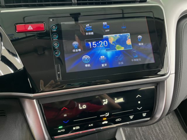 影片賞車✦City 1.5 Vtis 里程僅跑7萬多 全車原鈑件 日行燈.恆溫空調.快撥.定速.倒車影像.胎壓偵測  第15張相片