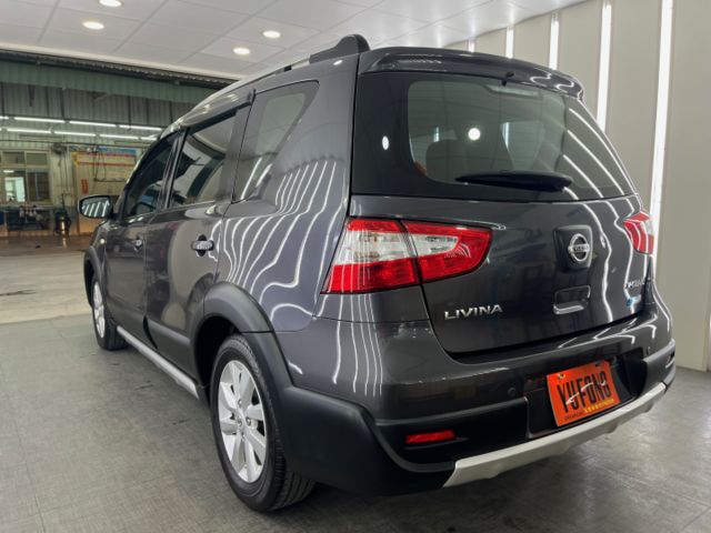 玉豐汽車✦Livina 豪華版 里程僅跑7萬多 全車原鈑件 皮椅.恆溫.前後雷達.導航.藍芽支援.倒車影像.  第4張相片