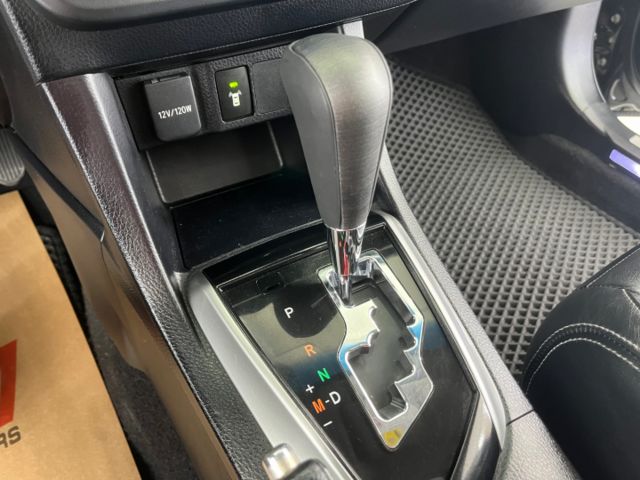 影片賞車✦ ALTIS 市場稀有Ｚ版 里程少跑 全車原鈑件 LED大燈.免鑰匙.天窗.快撥.定速.導航.Car Play  第18張相片