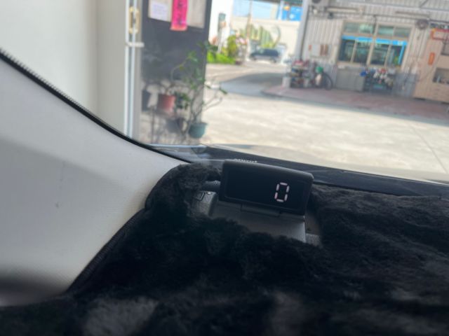 影片賞車✦ ALTIS 市場稀有Ｚ版 里程少跑 全車原鈑件 LED大燈.免鑰匙.天窗.快撥.定速.導航.Car Play  第19張相片