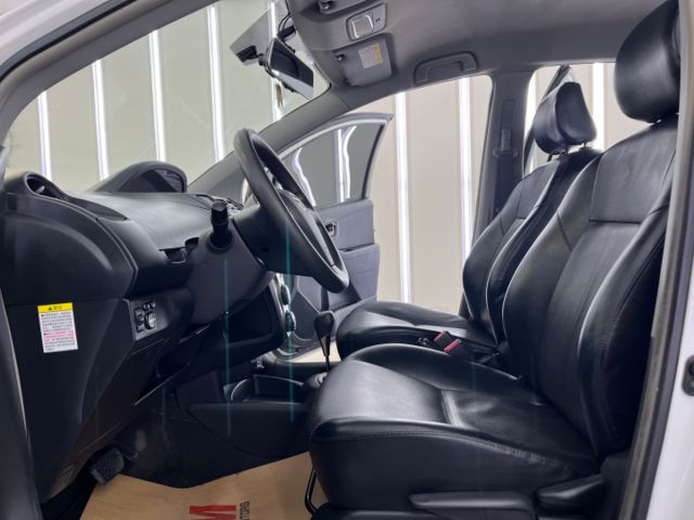 影片賞車✦小鴨Ｇ版 里程僅跑15萬 全車原鈑件  鐵圈.皮椅.方控.電動摺疊後視鏡.恆溫空調.抬頭顯示幕  第7張相片