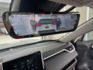 影片賞車✦ RAV4 油電Hybrid 里程僅跑4萬多 原廠升級精裝套件買到賺到！全車原鈑件 電尾門.環景.電動椅.導航  第18張縮圖