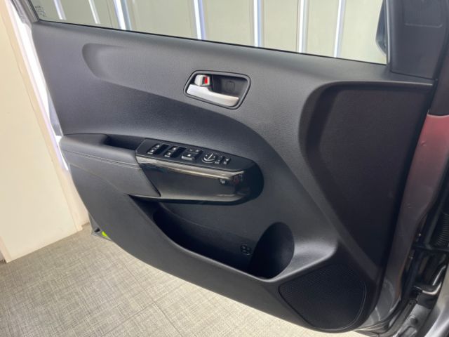 影片賞車✦Picanto 里程僅跑3萬多 全車原鈑件 升級安卓影音.LED大燈.前後錄行車記錄器 買到賺到！  第6張相片