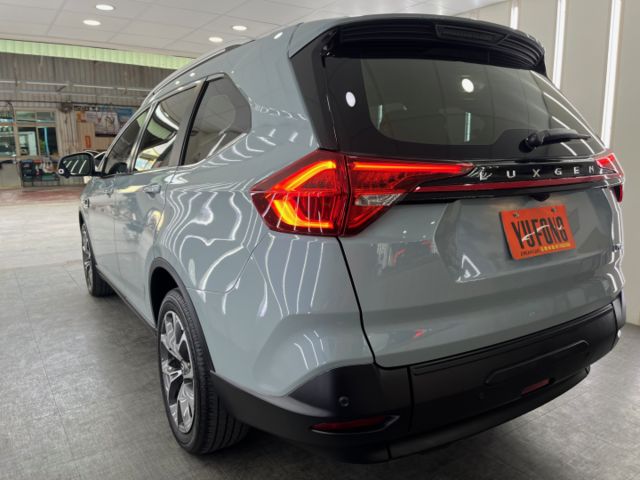 影片賞車✦URX Neo 7人樂活版 里程僅跑2萬 全車原鈑件 原廠新車保固中  第3張相片