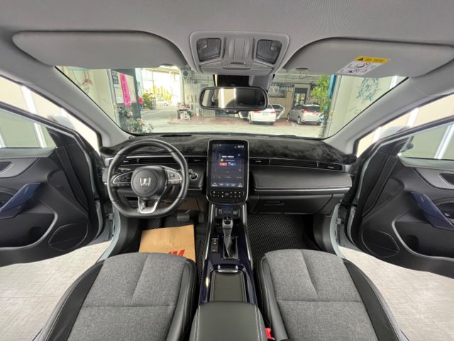 影片賞車✦URX Neo 7人樂活版 里程僅跑2萬 全車原鈑件 原廠新車保固中  第10張相片