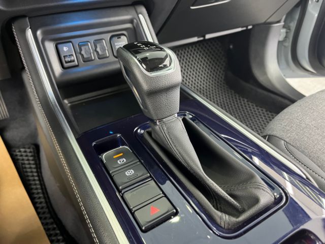 影片賞車✦URX Neo 7人樂活版 里程僅跑2萬 全車原鈑件 原廠新車保固中  第17張相片