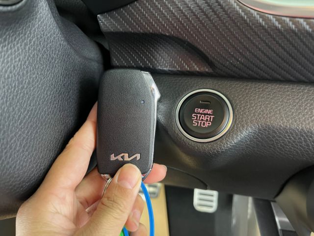 影片賞車✦Stonic 1.0T輕油電 GT-Lin 最頂級 里程僅跑9000多 全車原鈑件 新車保固中  第14張相片