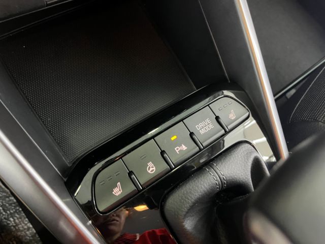 影片賞車✦Stonic 1.0T輕油電 GT-Lin 最頂級 里程僅跑9000多 全車原鈑件 新車保固中  第17張相片
