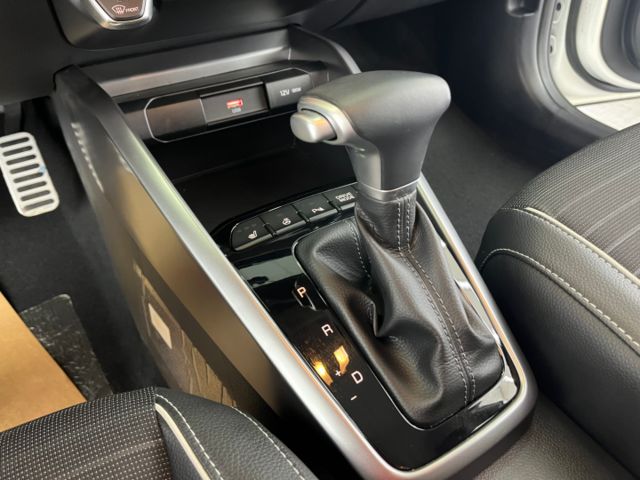 影片賞車✦Stonic 1.0T輕油電 GT-Lin 最頂級 里程僅跑9000多 全車原鈑件 新車保固中  第18張相片