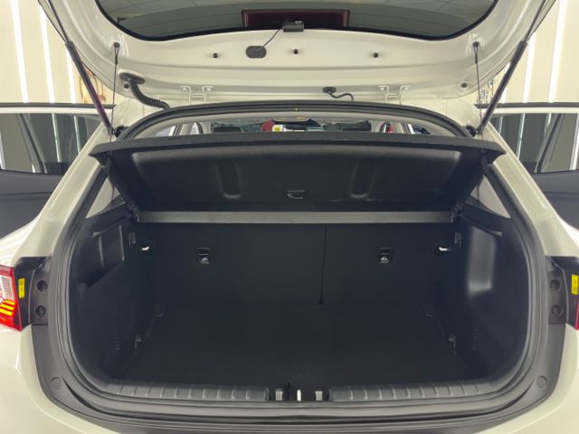 影片賞車✦Stonic 1.0T輕油電 GT-Lin 最頂級 里程僅跑9000多 全車原鈑件 新車保固中  第20張相片