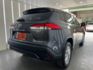 影片賞車✦Corolla Cross汽油豪華版 里程僅跑2萬多 全車原鈑件 免鑰匙.恆溫.Car Play 新車四年保固  第4張縮圖