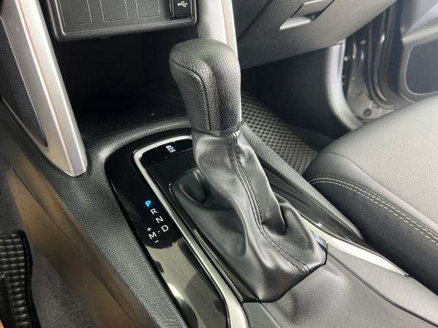 影片賞車✦Corolla Cross汽油豪華版 里程僅跑2萬多 全車原鈑件 免鑰匙.恆溫.Car Play 新車四年保固  第18張相片