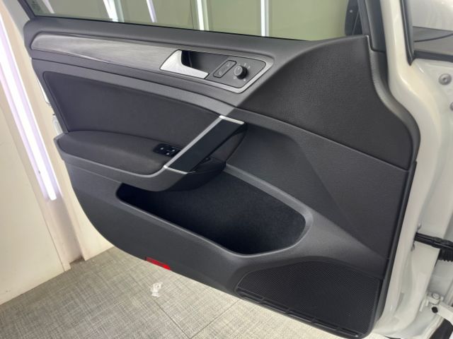 影片賞車✦Golf 1.4T Comfortline 里程僅跑5萬多 全車原鈑件 內裝顧超好ㄉ～  第6張相片
