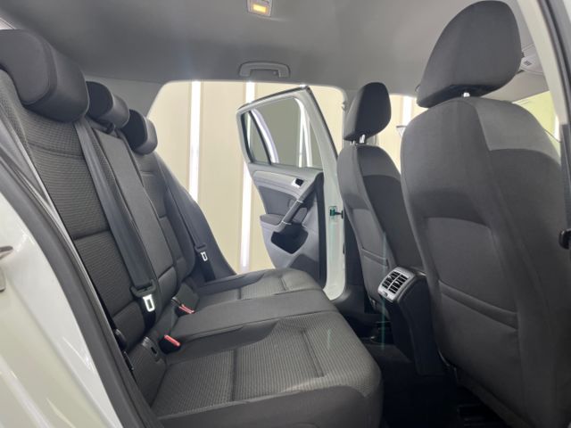 影片賞車✦Golf 1.4T Comfortline 里程僅跑5萬多 全車原鈑件 內裝顧超好ㄉ～  第9張相片