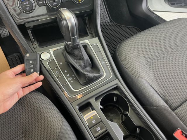 影片賞車✦Golf 1.4T Comfortline 里程僅跑5萬多 全車原鈑件 內裝顧超好ㄉ～  第18張相片
