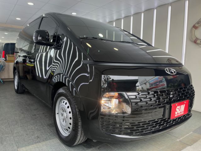 玉豐汽車✦Staria 九人座 GLD-B 最頂級雙電滑門 里程僅跑1萬多 全車原鈑件 原廠新車保固  第2張相片