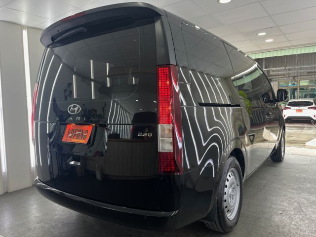 玉豐汽車✦Staria 九人座 GLD-B 最頂級雙電滑門 里程僅跑1萬多 全車原鈑件 原廠新車保固  第3張相片