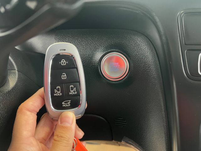 玉豐汽車✦Staria 九人座 GLD-B 最頂級雙電滑門 里程僅跑1萬多 全車原鈑件 原廠新車保固  第15張相片