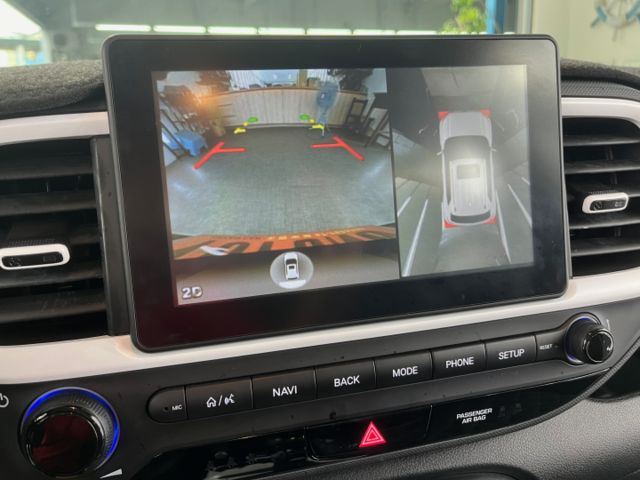 影片賞車✦Venue GLC懷特黑 里程僅跑1萬多 全車原鈑件 LED日行燈.盲點.環景.無線充.免鑰匙.導航  第14張相片