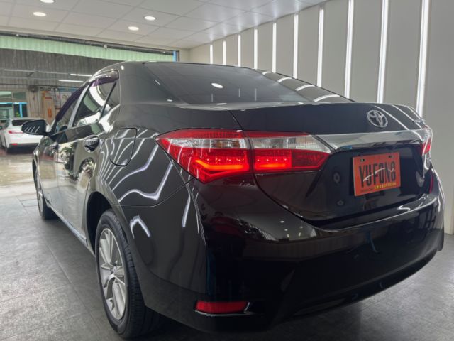 影片賞車✦ ALTIS Safety+ 里程僅跑9萬多 升級原廠精裝套件 全車原鈑件 MID儀表.免鑰匙.恆溫.導航  第3張相片