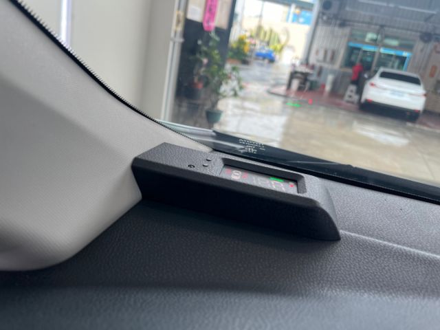 影片賞車✦ ALTIS Safety+ 里程僅跑9萬多 升級原廠精裝套件 全車原鈑件 MID儀表.免鑰匙.恆溫.導航  第19張相片