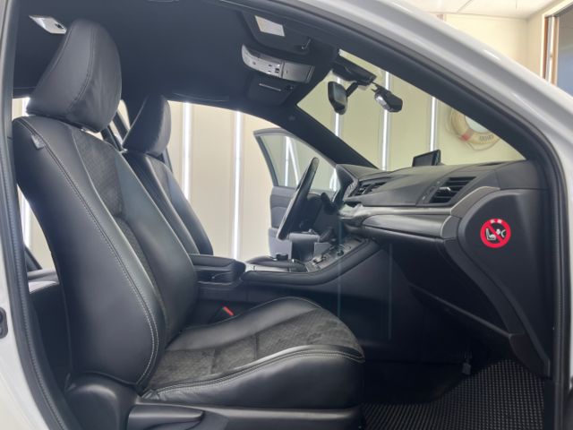 影片賞車✦ CT200h F Sport 里程跑15萬 全車原鈑件 F版專屬套件.LED頭燈.雙區恆溫.免鑰匙.自動雨刷  第10張相片