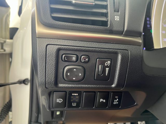 影片賞車✦ CT200h F Sport 里程跑15萬 全車原鈑件 F版專屬套件.LED頭燈.雙區恆溫.免鑰匙.自動雨刷  第18張相片