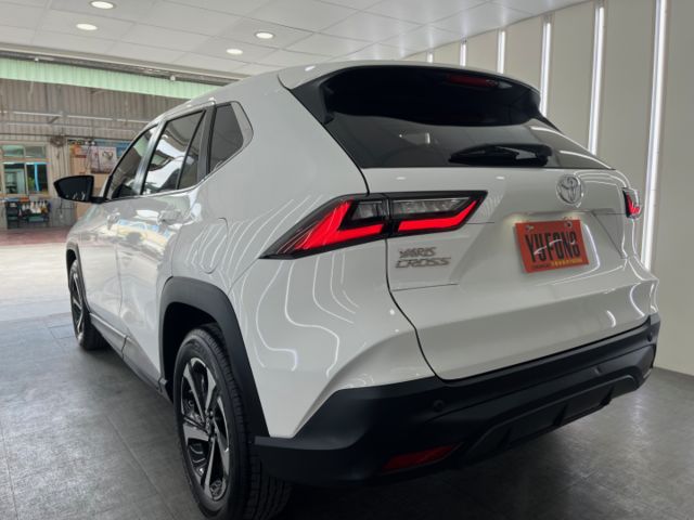 影片賞車✦Yaris Cross 酷動版 里程僅跑1萬多 全車原鈑件 原廠新車四年保固  第4張相片