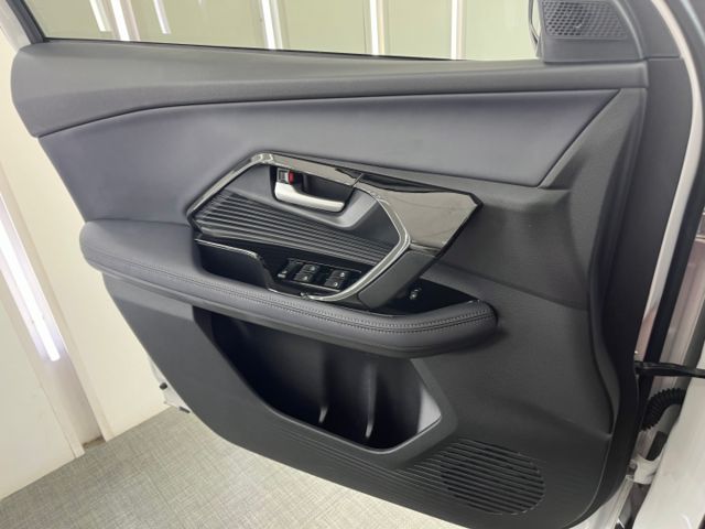 影片賞車✦Yaris Cross 酷動版 里程僅跑1萬多 全車原鈑件 原廠新車四年保固  第7張相片