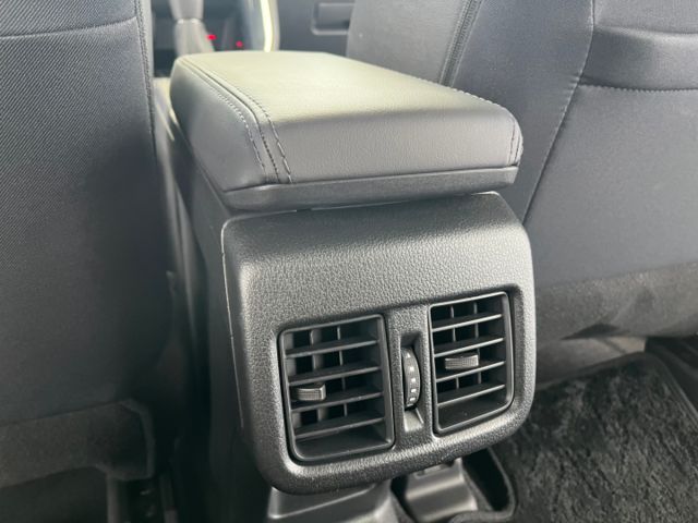 影片賞車✦Yaris Cross 酷動版 里程僅跑1萬多 全車原鈑件 原廠新車四年保固  第19張相片