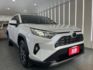 影片賞車✦ 小改款RAV4  里程僅跑1萬多 全車原鈑件 數位儀表.電動椅.Car Play.免鑰匙.電子後視鏡  第2張縮圖