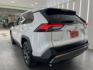 影片賞車✦ 小改款RAV4  里程僅跑1萬多 全車原鈑件 數位儀表.電動椅.Car Play.免鑰匙.電子後視鏡  第4張縮圖