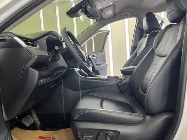 影片賞車✦ 小改款RAV4  里程僅跑1萬多 全車原鈑件 數位儀表.電動椅.Car Play.免鑰匙.電子後視鏡  第8張相片