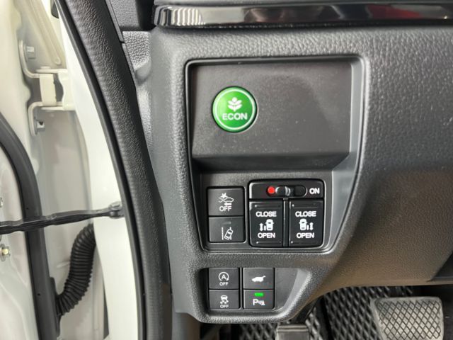 影片賞車✦ Odyssey 登峰7人座最頂級 里程僅跑5萬多 全車原鈑件 ACC.雙電滑門.電尾門.360環景  第16張相片