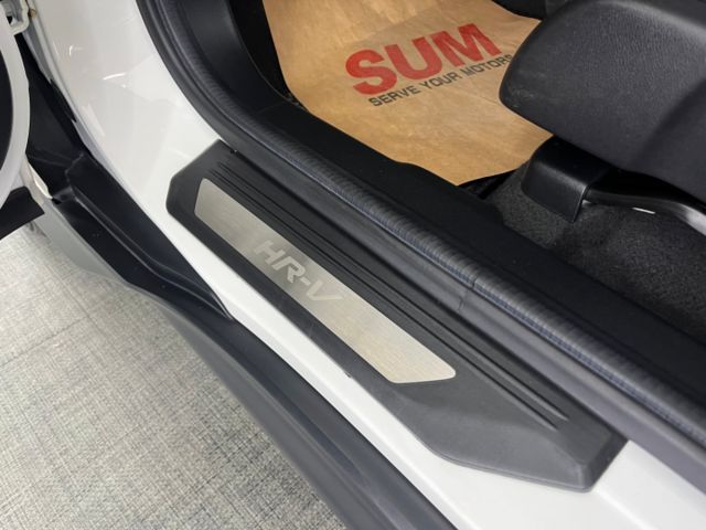 影片賞車✦ HR-V 最頂級S版 里程僅跑3萬多 全車原鈑件 LED尾燈.三模式倒車影像.免鑰匙.快撥.定速.恆溫  第19張相片